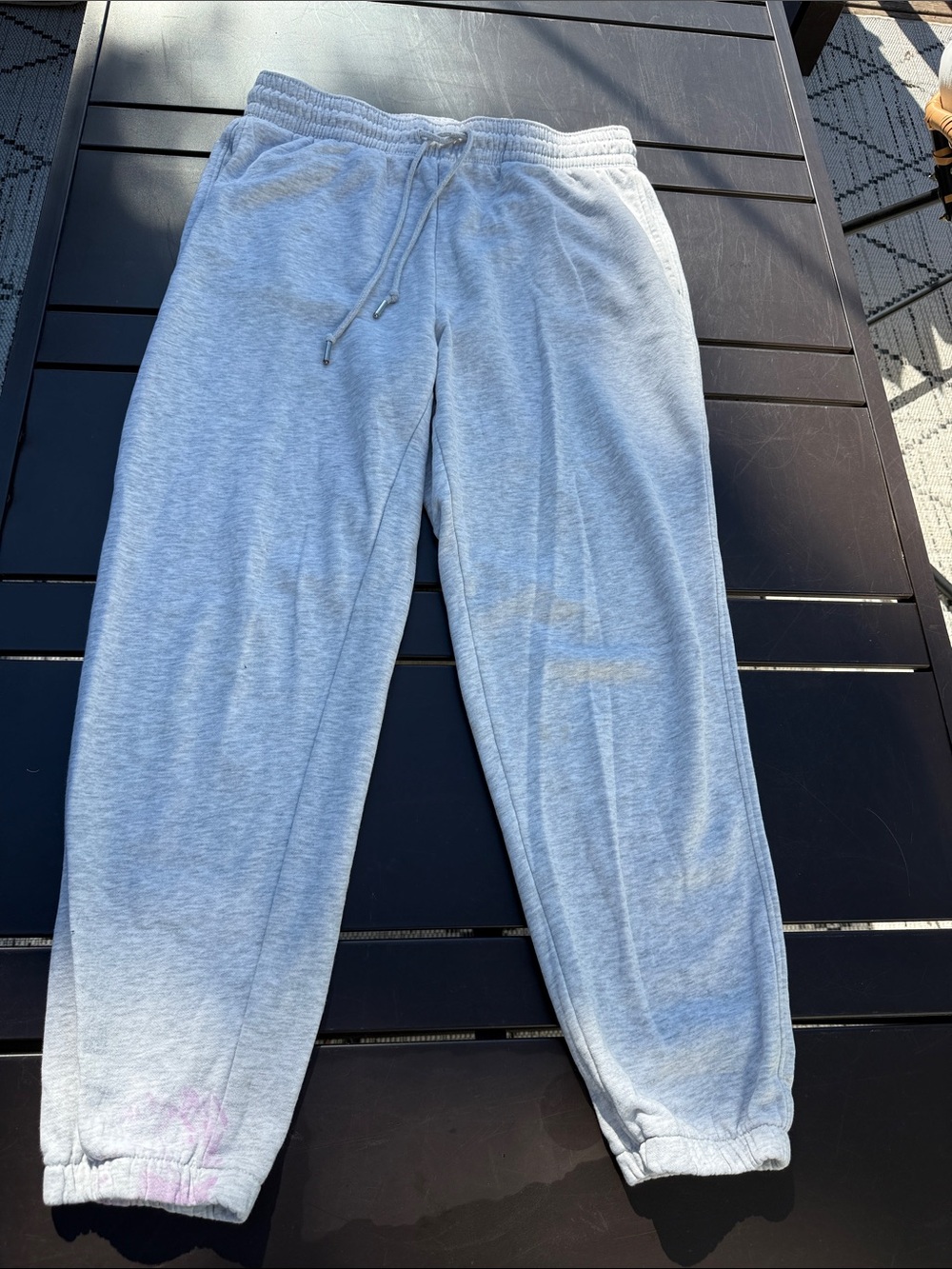 H&M ladies Gray Sweatpants with Drawstring Waist-and pockets M